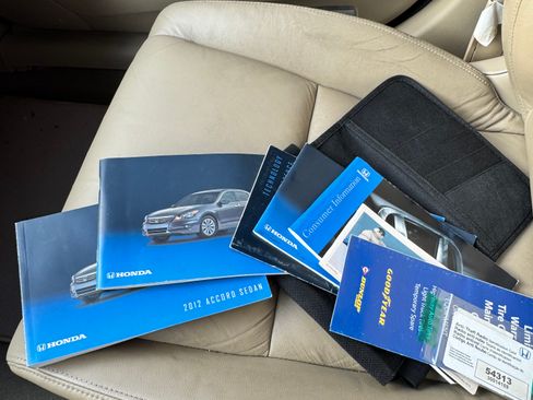 Used 2012 Honda Accord EX-L image 11