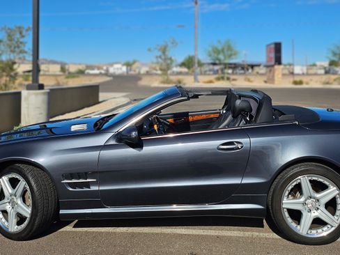 Used 2009 Mercedes-Benz SL 550 SL 550 Roadster 2D image 4