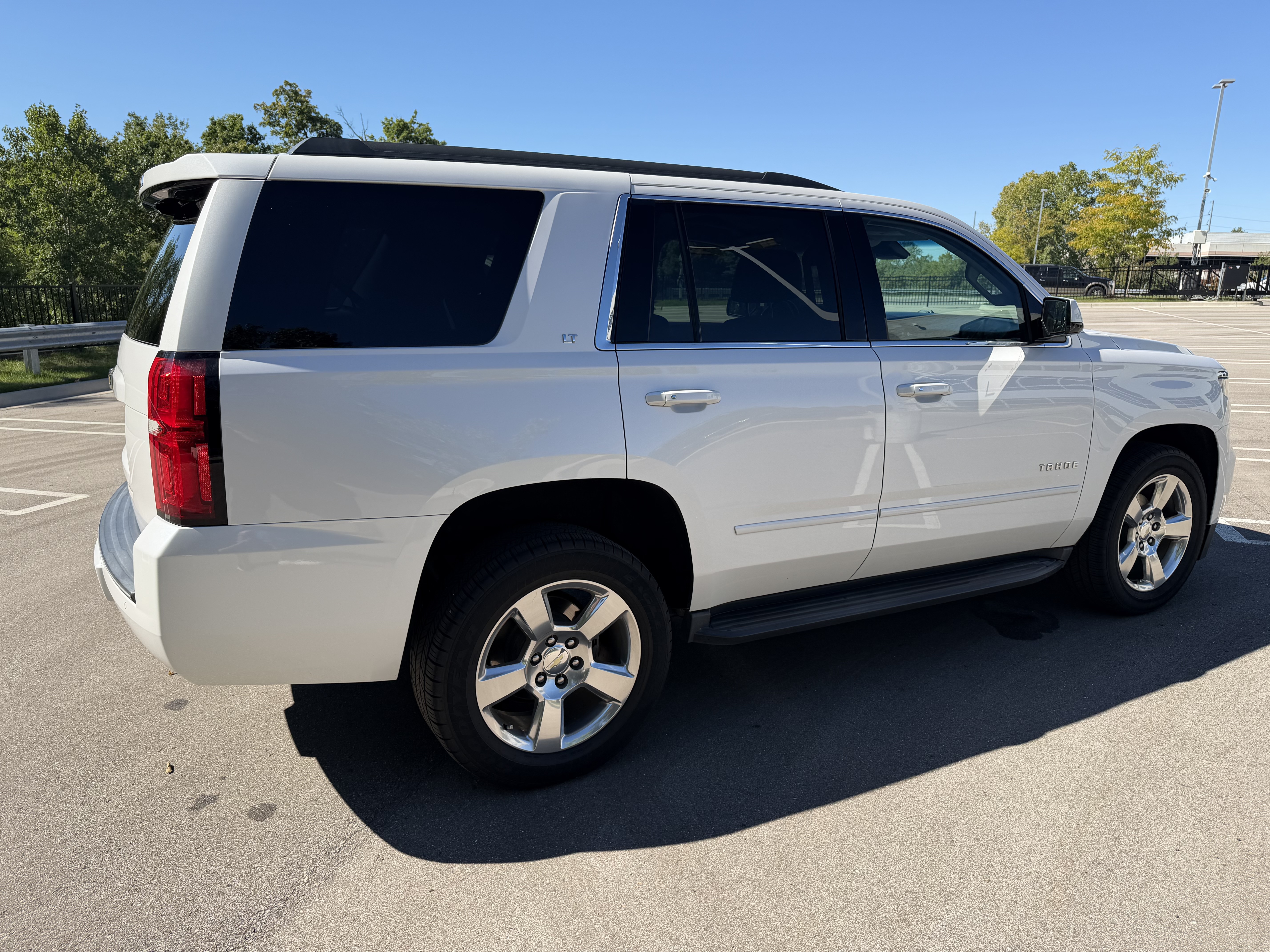 Used 2016 Chevrolet Tahoe LT w/ Luxury Package AWD/4WD image 10