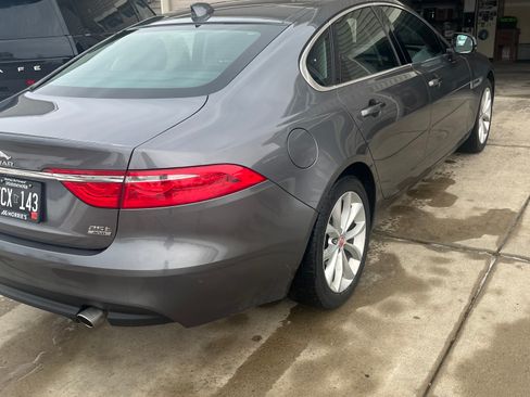 Used 2018 Jaguar XF Premium image 8