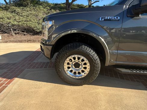 Used 2018 Ford F150 Lariat w/ Equipment Group 502A Luxury image 17