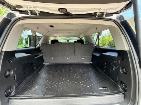 Used 2019 Chevrolet Suburban LT w/ Luxury Package AWD/4WD image 19