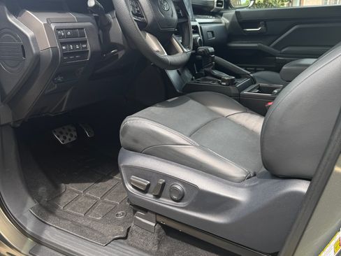 Used 2024 Toyota Tacoma TRD Sport w/ TRD Sport Premium Package image 8