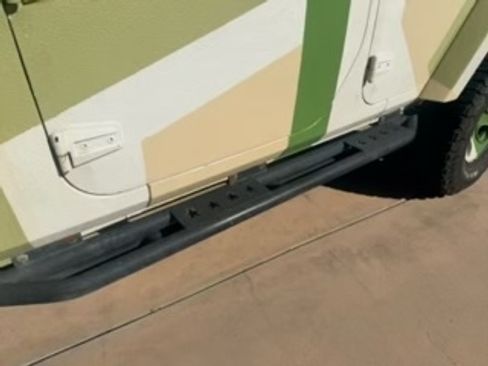 Used 2015 Jeep Wrangler Unlimited Sahara w/ Connectivity Group image 8