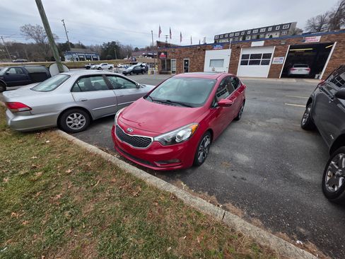 Used 2016 Kia Forte EX w/ EX Premium Package image 2