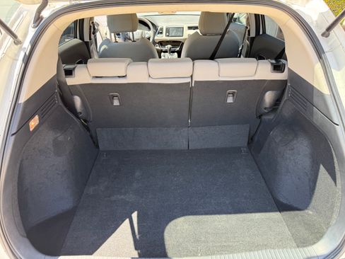 Used 2021 Honda HR-V EX image 9