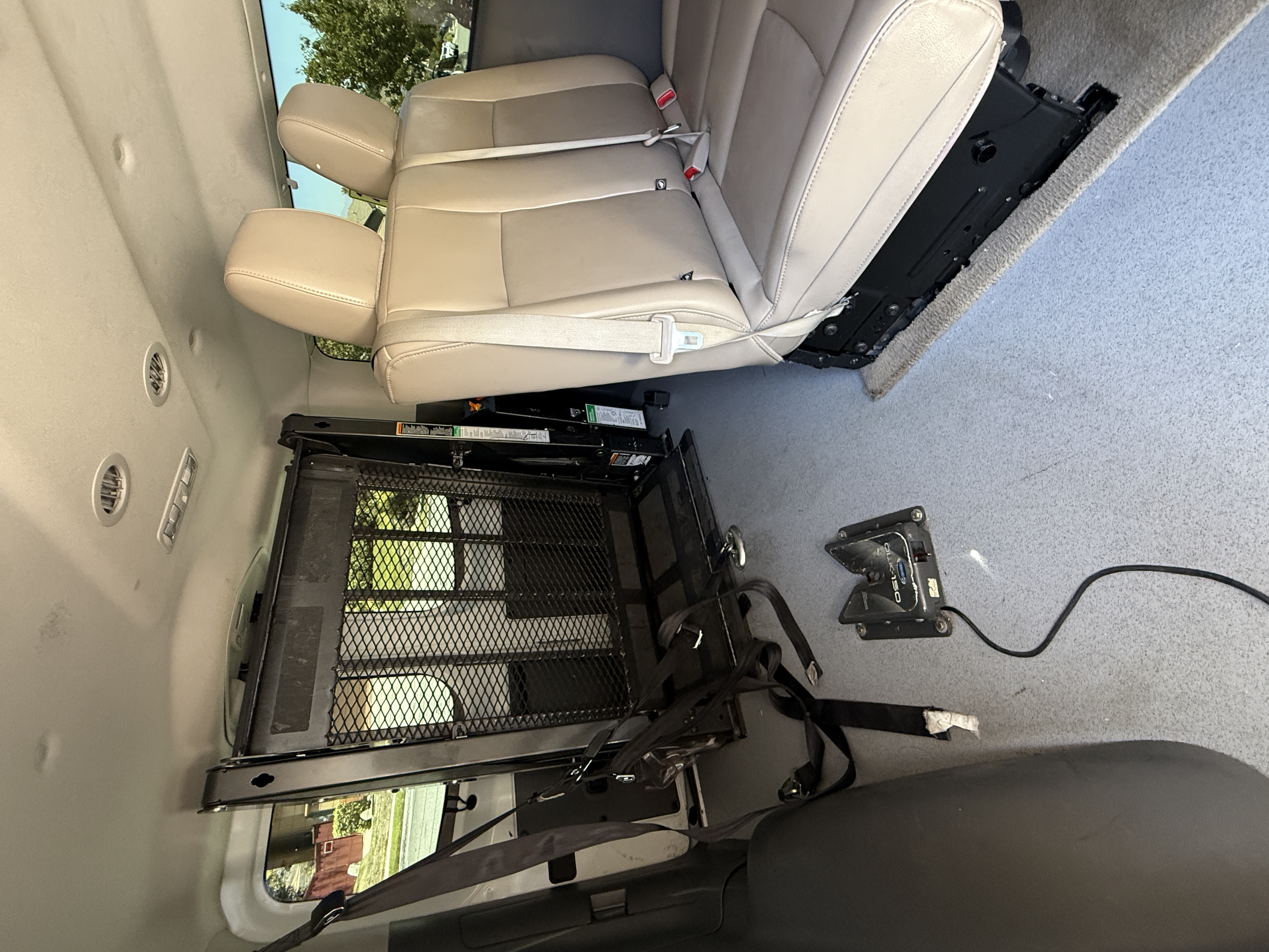 Used 2015 Nissan NV 3500 SL w/ Technology Package RWD image 18