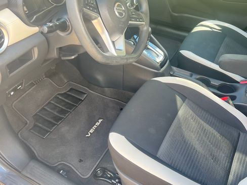 Used 2020 Nissan Versa SV image 8