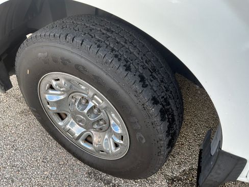 Used 2014 Nissan NV 2500 SV w/ V6 Appearance Package image 12