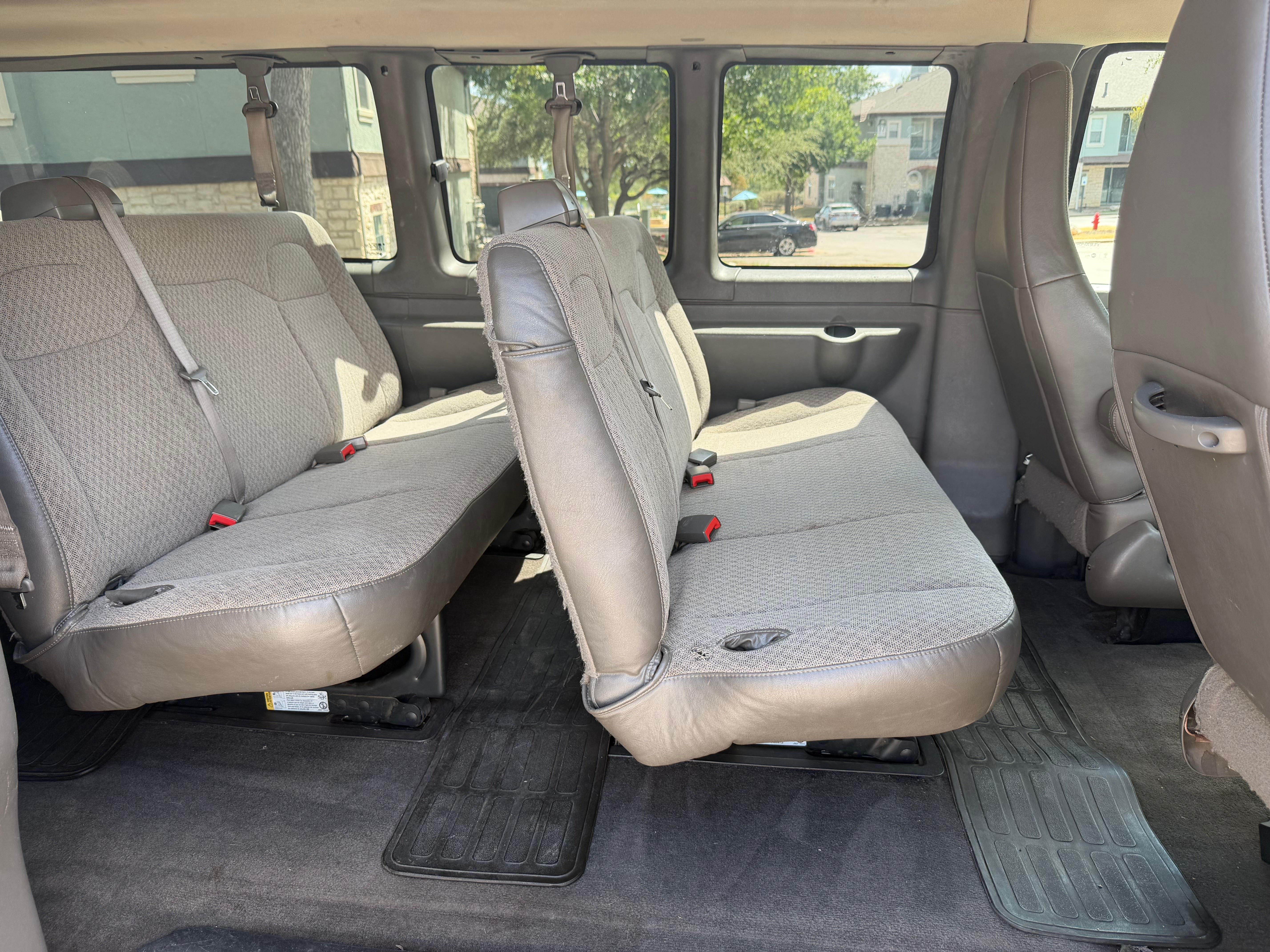 Used 2016 Chevrolet Express 3500 LT w/ LT Preferred Equipment Group RWD image 5