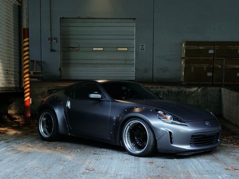 Used 2009 Nissan 370Z Coupe RWD image 4