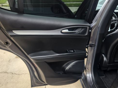 Used 2018 Alfa Romeo Stelvio Ti Sport image 14