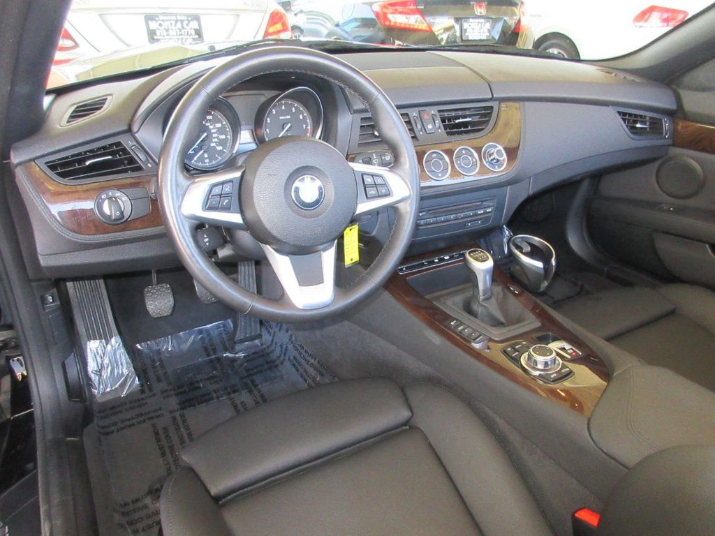 Used 2012 BMW Z4 sDrive28i RWD image 11