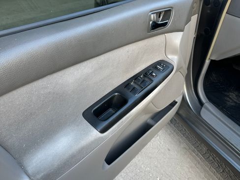 Used 2006 Toyota Camry LE image 4