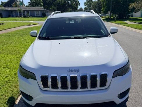 Used 2021 Jeep Cherokee Latitude Lux FWD image 4