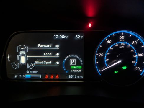 Used 2023 Nissan Leaf SV Plus image 11