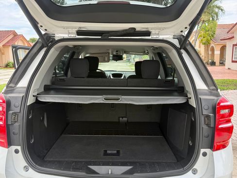 Used 2017 Chevrolet Equinox LT FWD image 14