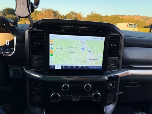 Used 2021 Ford F150 Lariat image 4