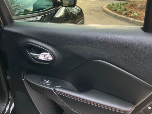 Used 2016 Jeep Cherokee 75th Anniversary image 26