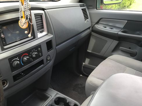 Used 2007 Dodge Ram 2500 Truck SLT AWD/4WD image 4