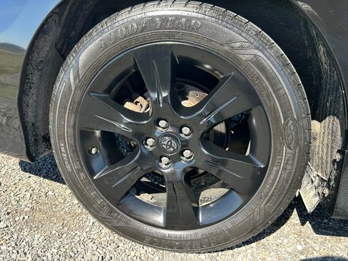 Used 2014 Toyota Sienna SE w/ SE Premium Package w/Entune image 16