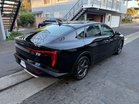 Used 2025 Kia K4 image 5