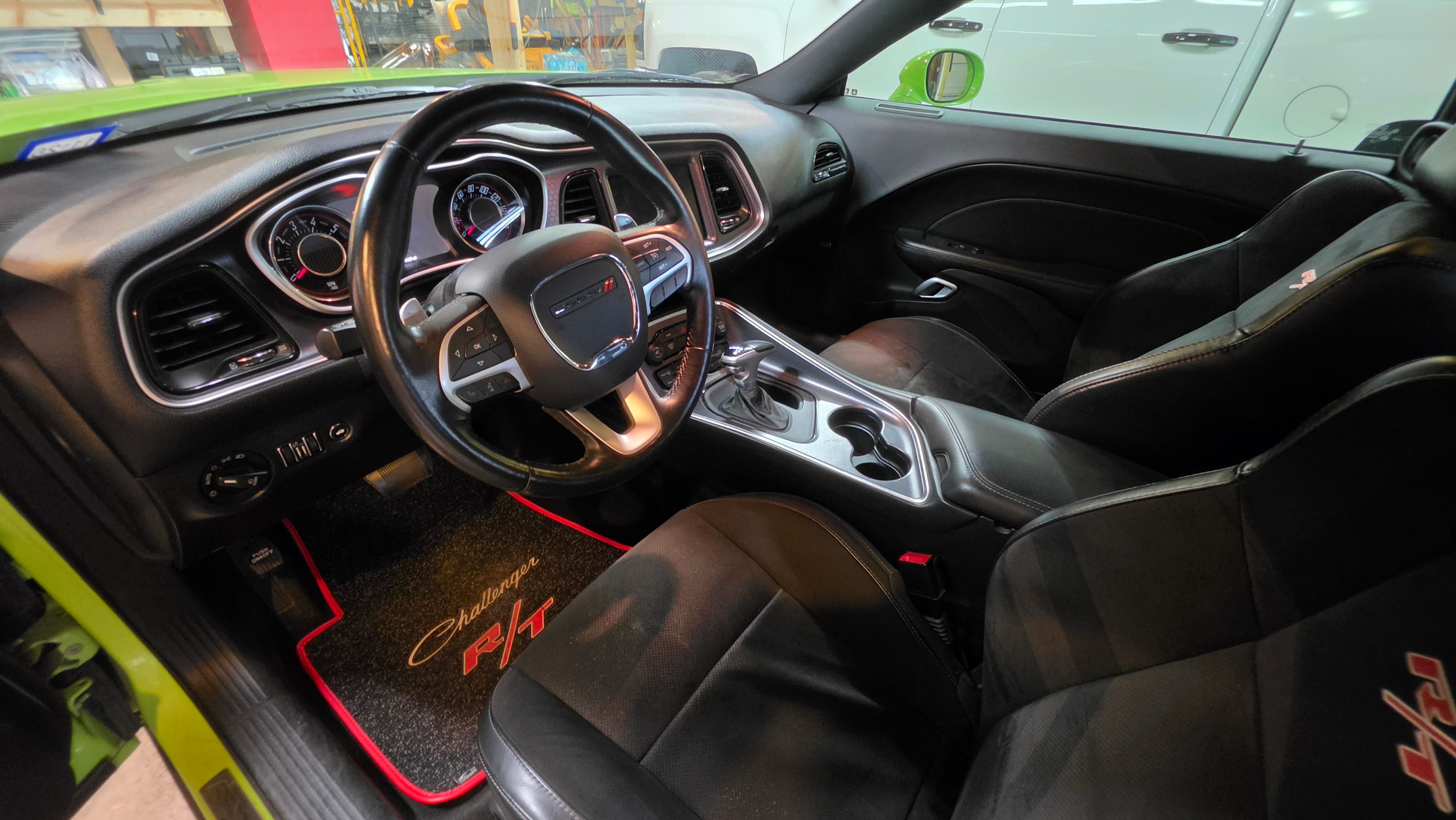 Used 2015 Dodge Challenger R/T Plus RWD image 22