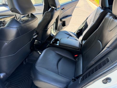 Used 2017 Toyota Prius Prime Advanced w/ Carpet Mat Package image 8