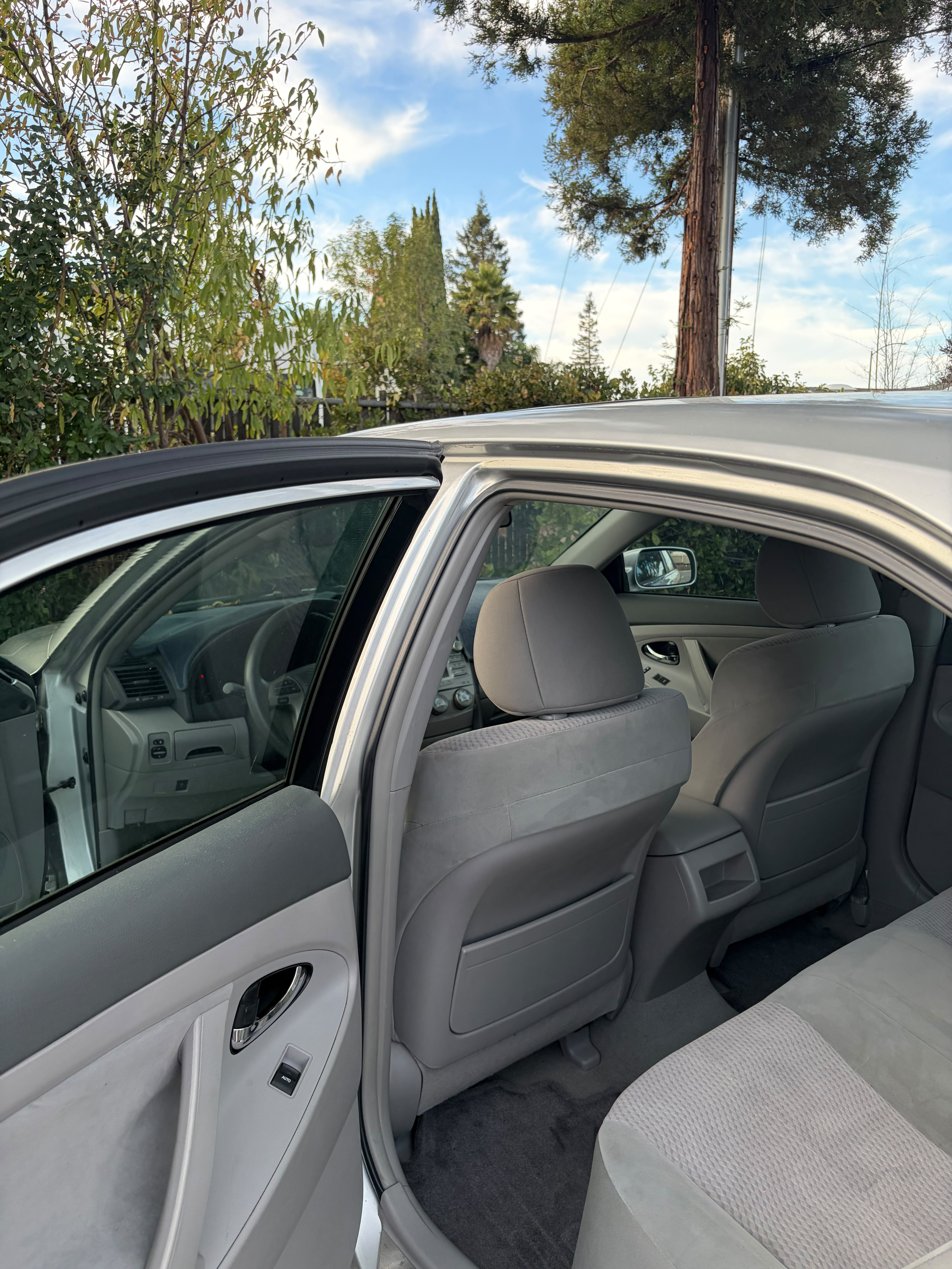 Used 2011 Toyota Camry LE w/ LE Extra-Value Pkg FWD image 13
