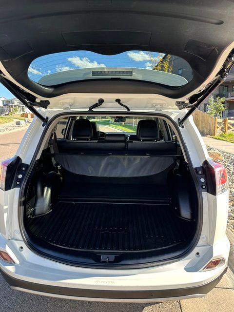 Used 2018 Toyota RAV4 Limited w/ Advanced Technology Package AWD/4WD image 15