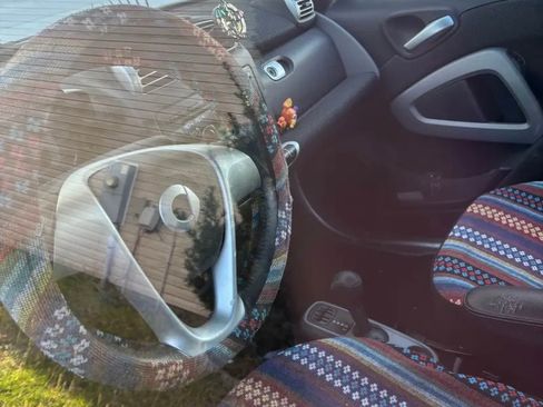 Used 2010 smart fortwo passion image 4