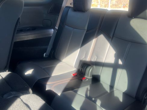 Used 2020 Nissan Pathfinder SL image 21