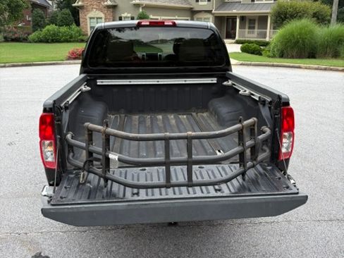 Used 2014 Nissan Frontier SV w/ SV Value Truck Package RWD image 6