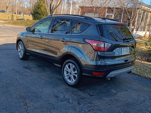 Used 2018 Ford Escape SE w/ Ford Safe & Smart Package image 5
