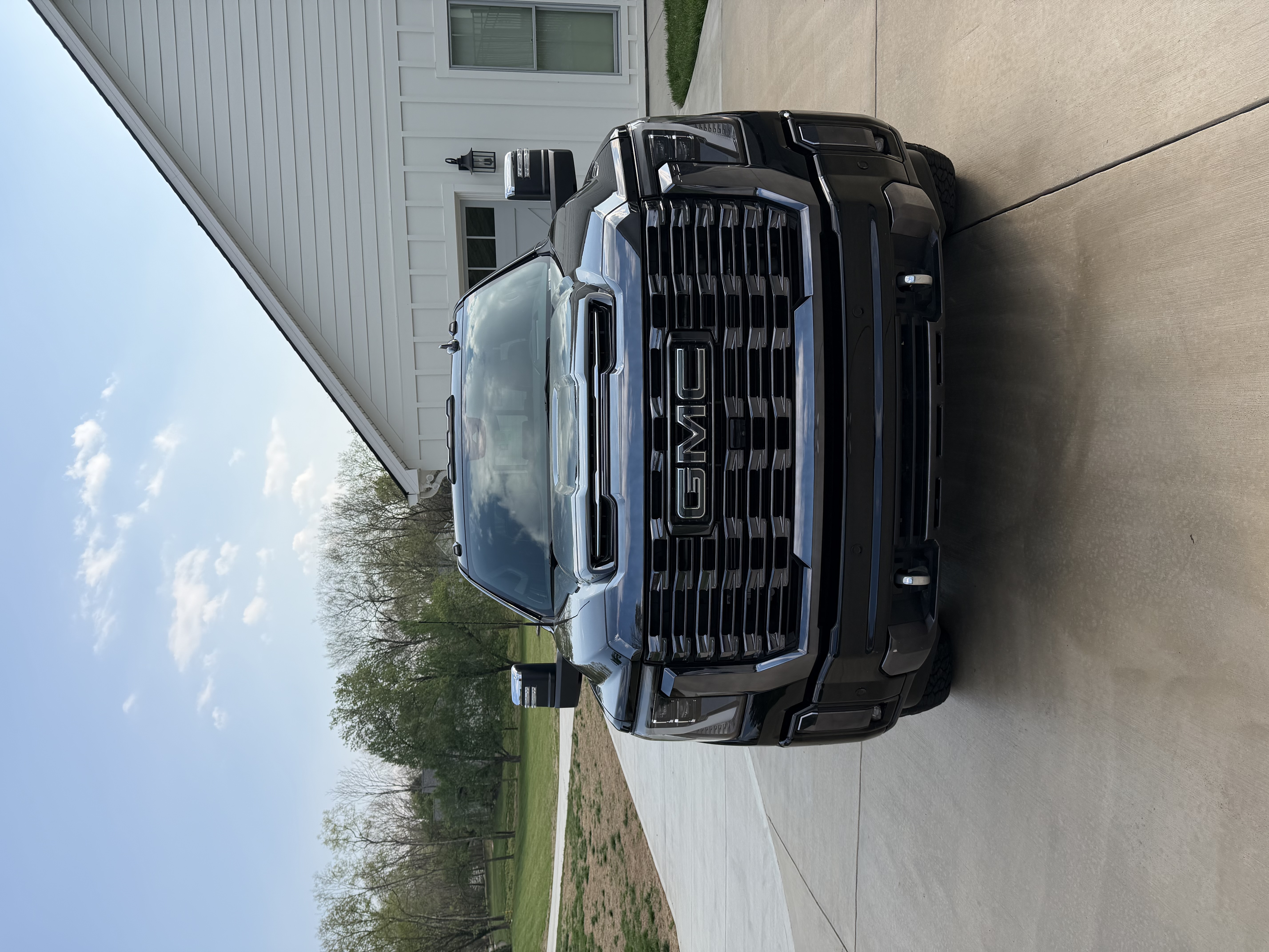 Used 2024 GMC Sierra 3500 Denali Ultimate AWD/4WD image 9