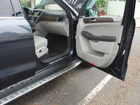 Used 2016 Mercedes-Benz GL 450 4MATIC image 14