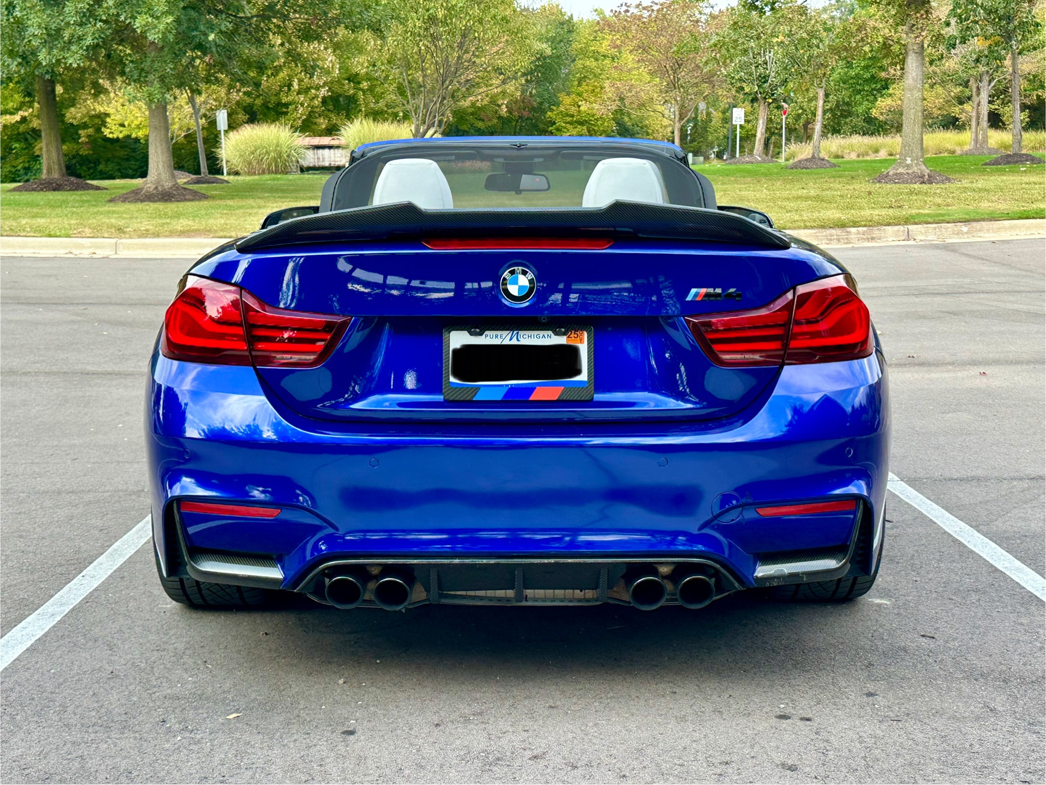 Used 2020 BMW M4 Convertible w/ Competition Package RWD image 9