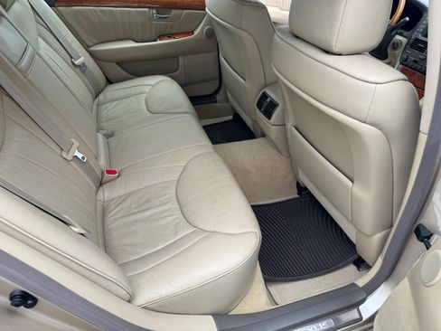 Used 2005 Lexus LS 430 RWD image 22
