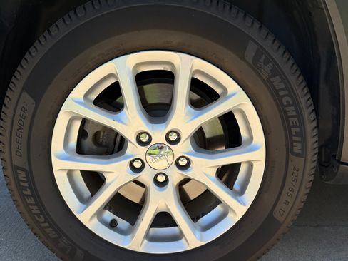 Used 2014 Jeep Cherokee Latitude AWD/4WD image 9