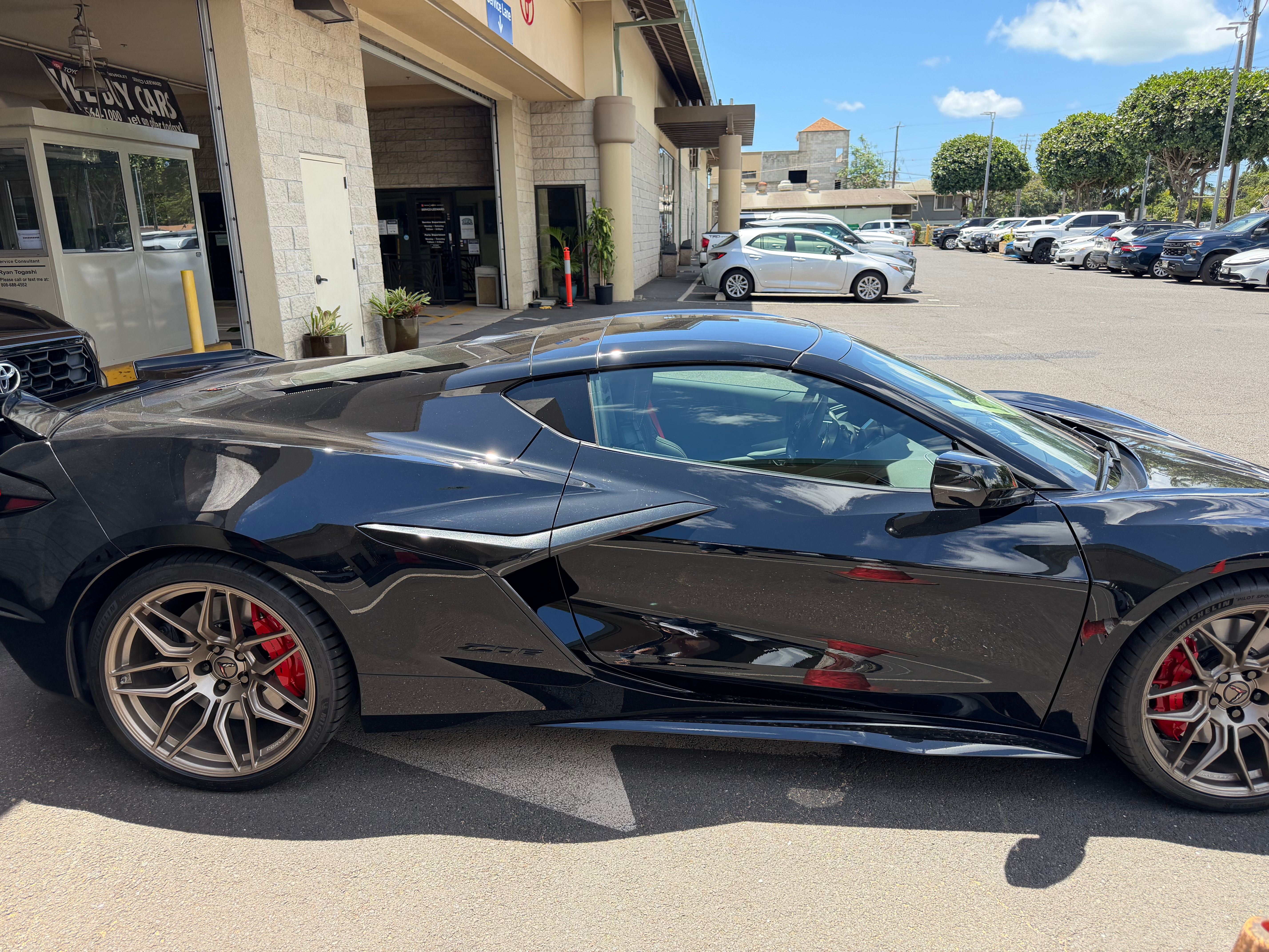 Used 2025 Chevrolet Corvette Z06 RWD image 2