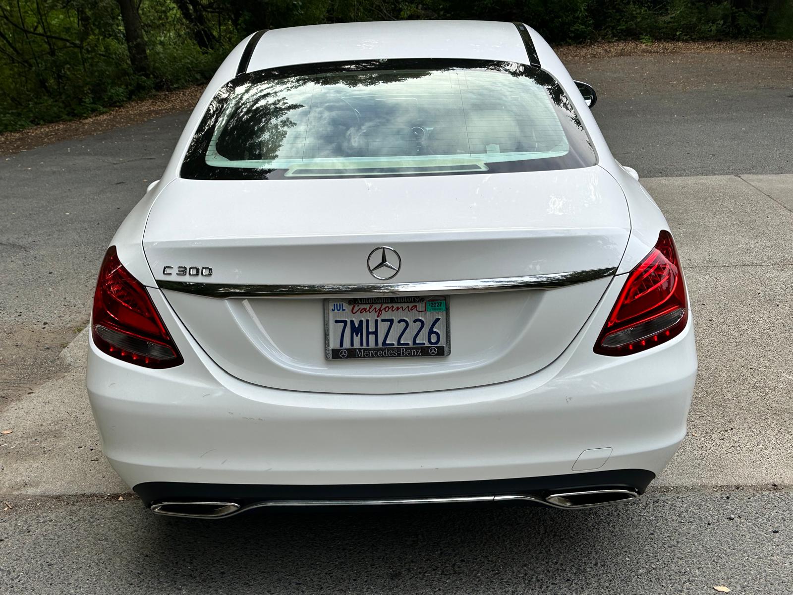 Used 2015 Mercedes-Benz C 300 Sedan image 4