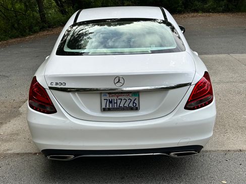 Used 2015 Mercedes-Benz C 300 Sedan image 4