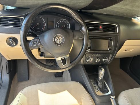 Used 2012 Volkswagen Jetta SE FWD image 14
