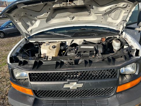 Used 2006 Chevrolet Express 3500 image 10