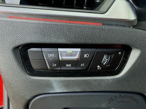 Used 2022 BMW M4 xDrive Competition image 11