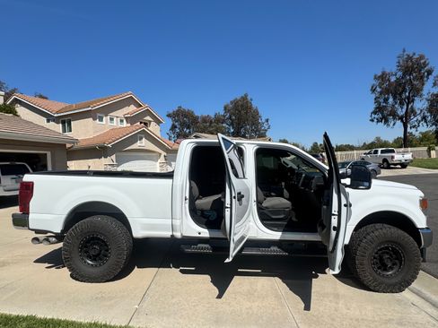 Used 2022 Ford F250 XLT AWD/4WD image 4