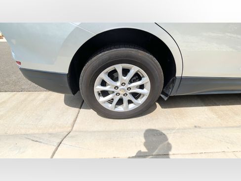 Used 2018 Chevrolet Equinox LT FWD image 4