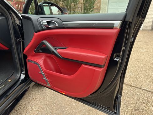 Used 2014 Porsche Cayenne image 14