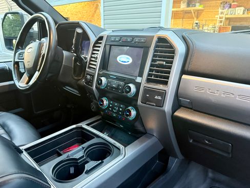 Used 2021 Ford F450 Platinum w/ FX4 Off-Road Package AWD/4WD image 13