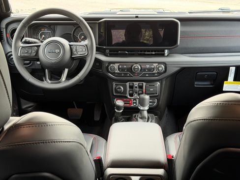 Used 2026 Jeep Wrangler Unlimited Rubicon image 15